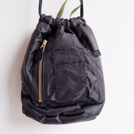 【THRIFTY LOOK】quilt effect bag/Black