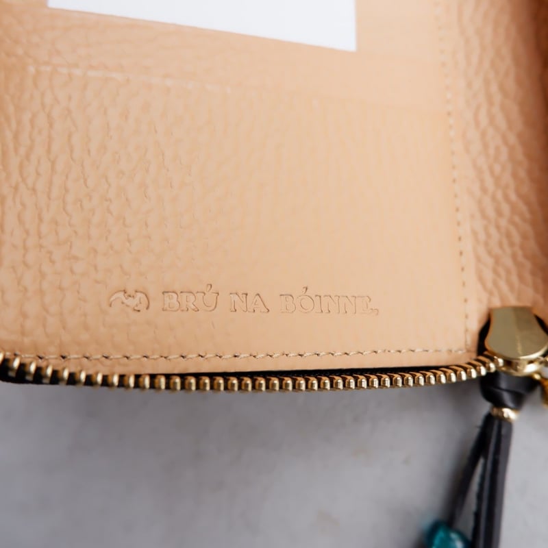 ブルーナボイン　ミドルウォレット　バッファロー ブルーナボイン ミドルウォレット バッファロー - メルカリ