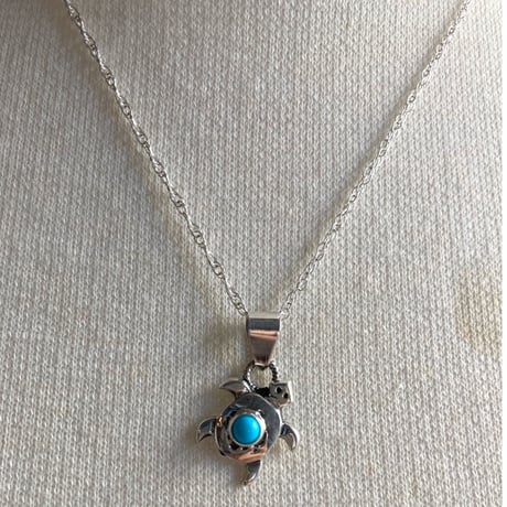 INDIAN JEWELRY / Navajo silver turquoise turtle necklace