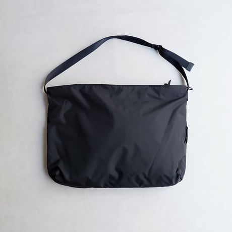 LIVERAL(リベラル)/UKIE Big Shoulder Bag/Super water repellent