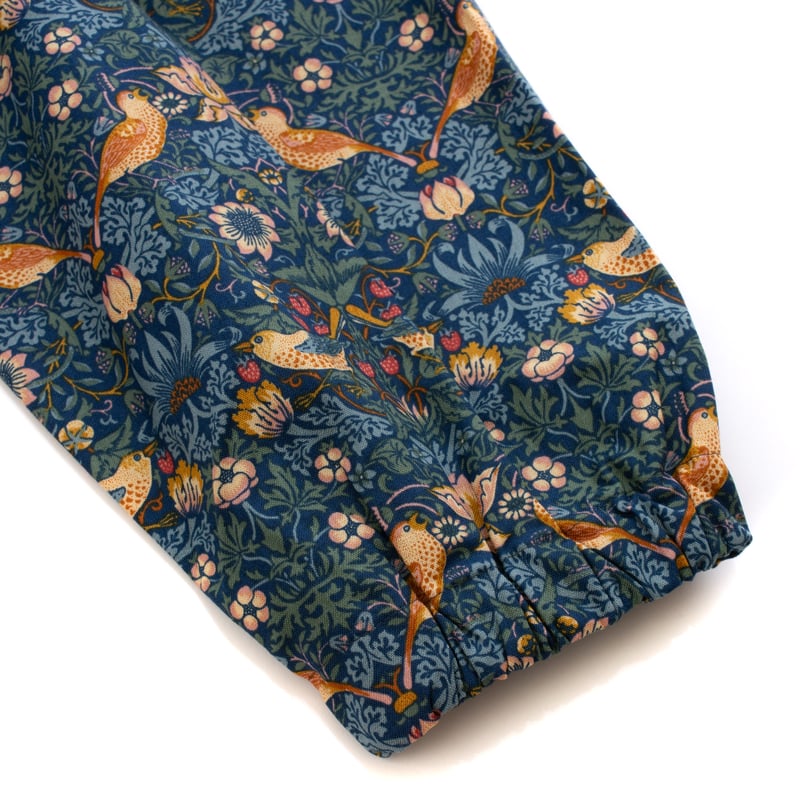 【新品未使用】ウィリアム・モリス いちご泥棒 80ローン 開襟ワンピース 新品未使用】ウィリアム・モリス いちご泥棒 80ローン 開襟