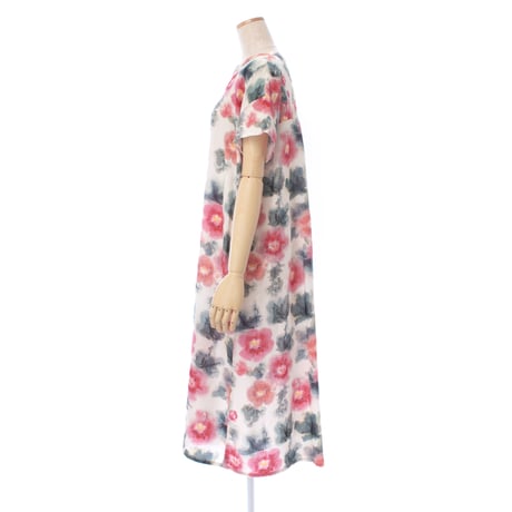 【SALE】【`26春夏新作】Vネックワンピース【綿100％・にじみ大花】53620N-26S