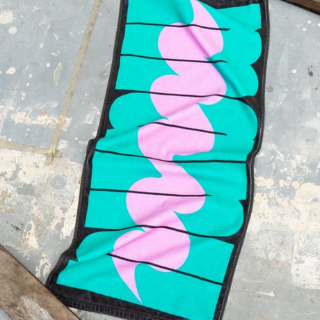 "manu on manu" Logo Face Towel