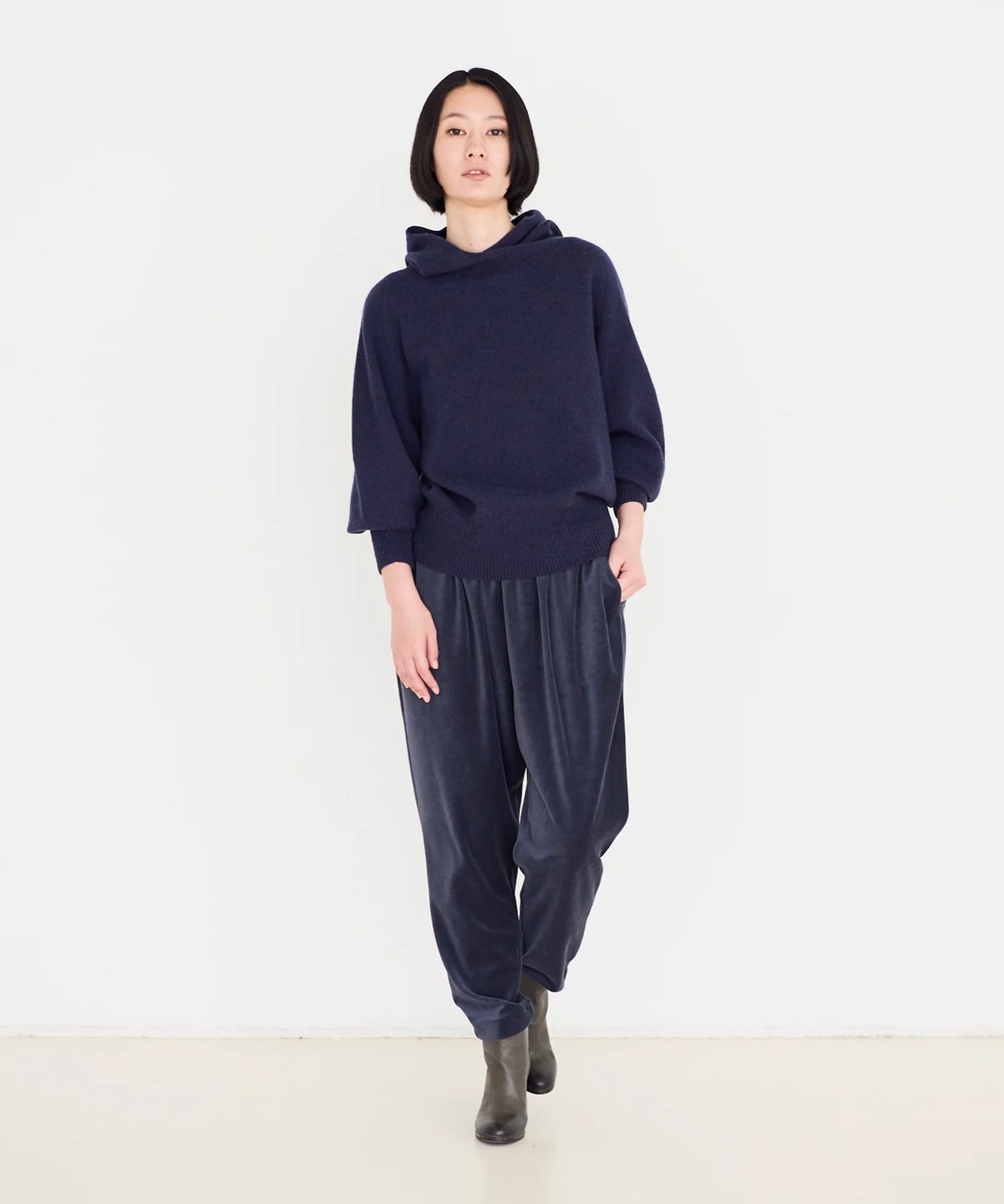 フルーツオブライフ　コーデュロイ　テーパードパンツ fruits of life コーデュロイテーパードパンツ 濃藍色 /ネイビー | Le