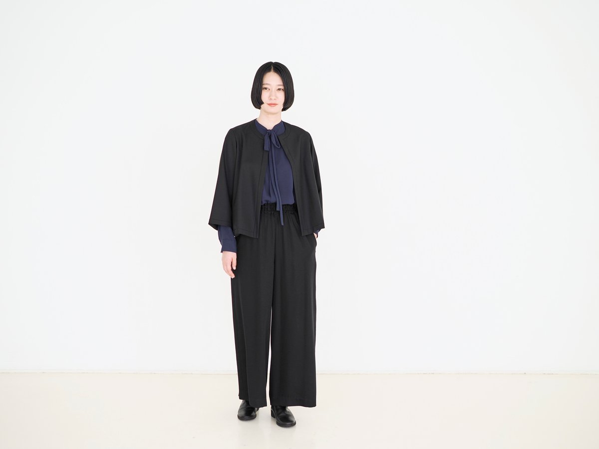 セオリー　カシュクール風　ボウタイ　ブラウス　ネイビー セオリー カシュクール風 ボウタイ ブラウス ネイビー