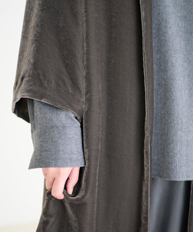 YOSHIYUKI KONISHI 黒 マキシ丈 ベルベットコート スムースクロス ベルテッドガウンコート （その他アウター
