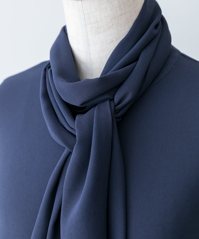 新品　Sustainableスカーフブラウスドッキングプルオーバー　紺 Amazon | Susスカーフブラウスドッキングプルオーバー SWNT252109IVRF