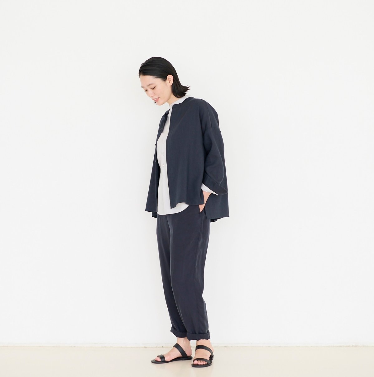 fruits of life リネンテーパードパンツ fruits of life リネンテーパードパンツ / 雲色(ライトグレー) | Less