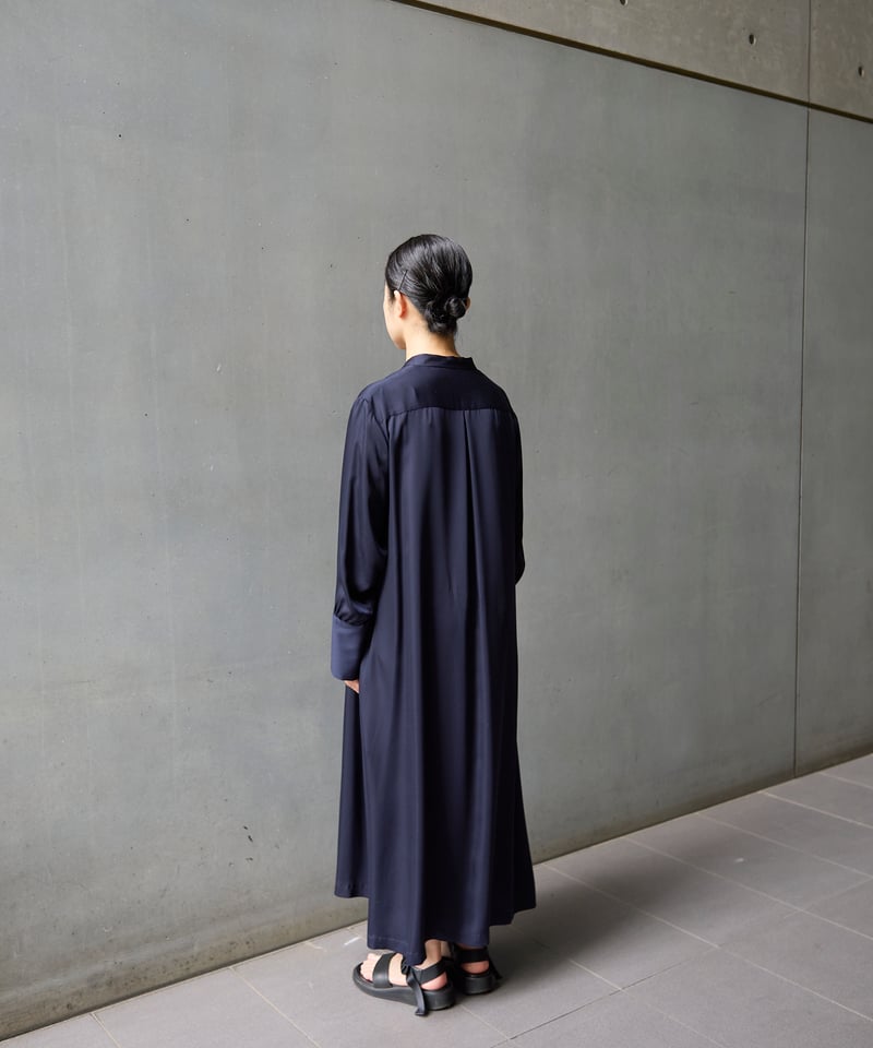 【美品】MHL.バンドカラー　プルオーバーワンピース　日本製　SIZE…Ⅱ 濃紺 美品】MHL.バンドカラー プルオーバーワンピース 日本製 SIZE…Ⅱ 濃紺