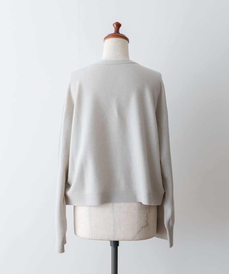 アイボリー Vネック ニット セーター Elisabetta Franchi アイボリー Vネック ニット セーター Elisabetta Franchi ☆完売必至