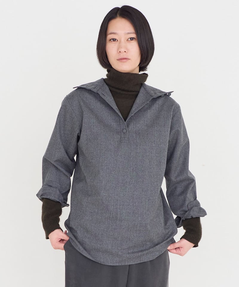 RUFFLOGオリーブ ハイネック長袖シャツ RUFFLOGオリーブ ハイネック長袖シャツ