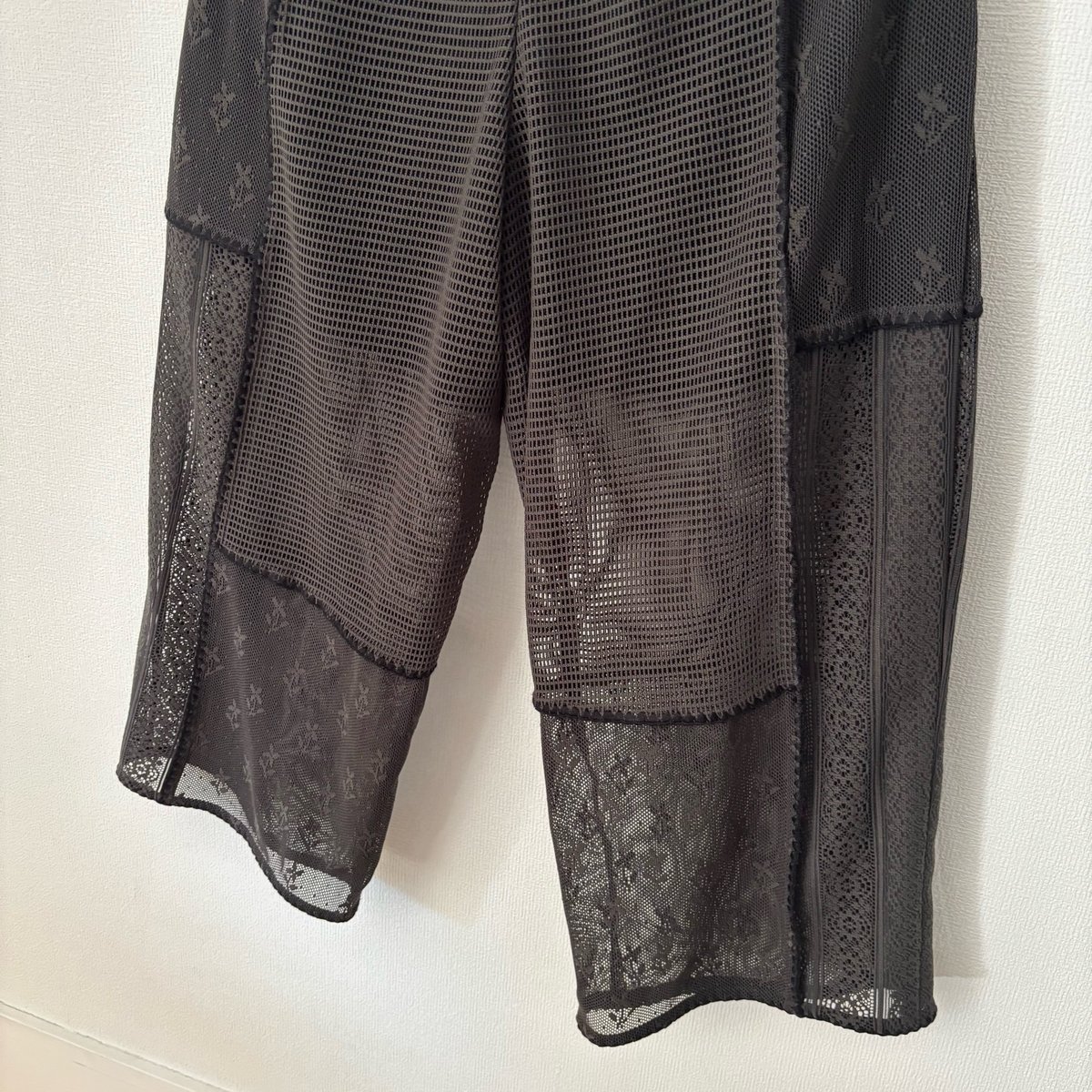 【タグ付新品】qiri／patchwork laceプルオーバーとパンツのセット qiri patchwork lace gather pantsチャコール | itonow