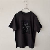 qiri  cats collecting socks Tee