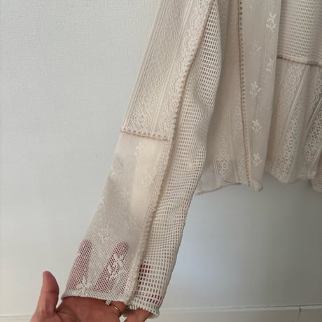 qiri  patchwork lace long sleeve pullover・キナリ