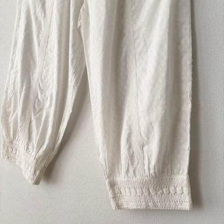 yuni Flower Jacquard×lace パンツ・シロ