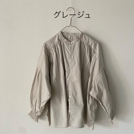UNIVERSAL TISSU ナチュラルタイプライター シャーリングブラウス