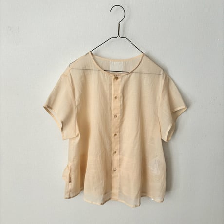 GASA＊ Cassiopeia カシオペア　バックフリル半袖ブラウス