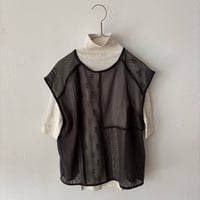 qiri  patchwork lace vest・チャコール
