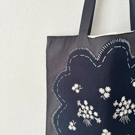 pot  and tea ブーケ刺繍トートバッグ・濃いグレー
