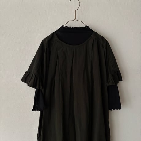 GASA＊　Exchange greetings:挨拶を交わす　フレアスリーブワンピース・moss black