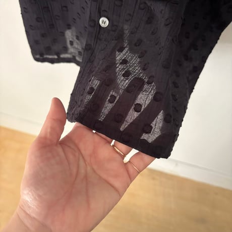 buoy buoy  DOT CUT DOBBY ROUND FRILL BLOUSE