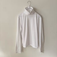 HAU turtleneck "buton"