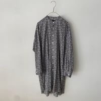 オールドマンズテーラー PRINCESS FLOWER STAND COLLAR LONG SHIRT