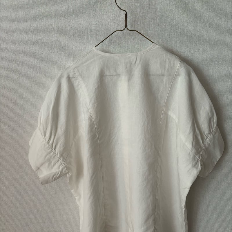 キミママ【美品】homspun　リネンバイオ パフスリーブブラウスSサイズ homspun リネンバイオ パフスリーブブラウス ネイビー homspun