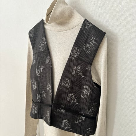 qiri   flower quilt jacquard vest