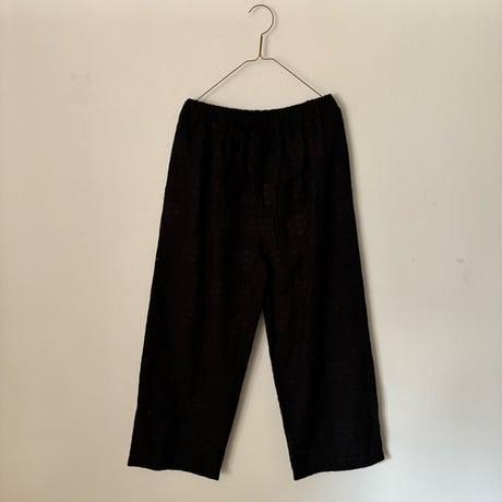 yuni eyelet embroidery easy pants・クロ