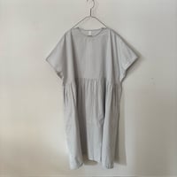 homspun  コンパクトウェザー BIGギャザーワンピース・パウダーブルー