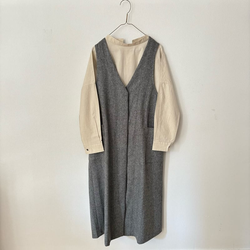 【新品未使用】Hands of creation Vネックジャンパースカート 新品未使用】Hands of creation Vネックジャンパースカート