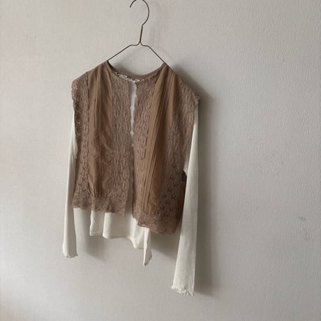 Sää  Cotton/Silk lace vest blouse・Camel(ざくろ染め）
