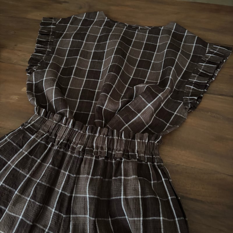 miho umezawa CHEKERED TWIST LINEN frill sleeve