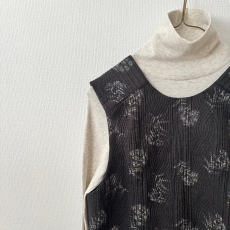 qiri   flower quilt jacquard vest