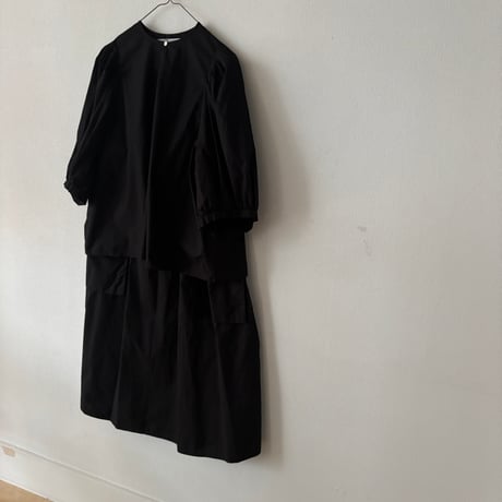 オールドマンズテーラー GARMENT DYE TYPEWRITER BIG BALLOON SLEEVE BLOUSE・Black