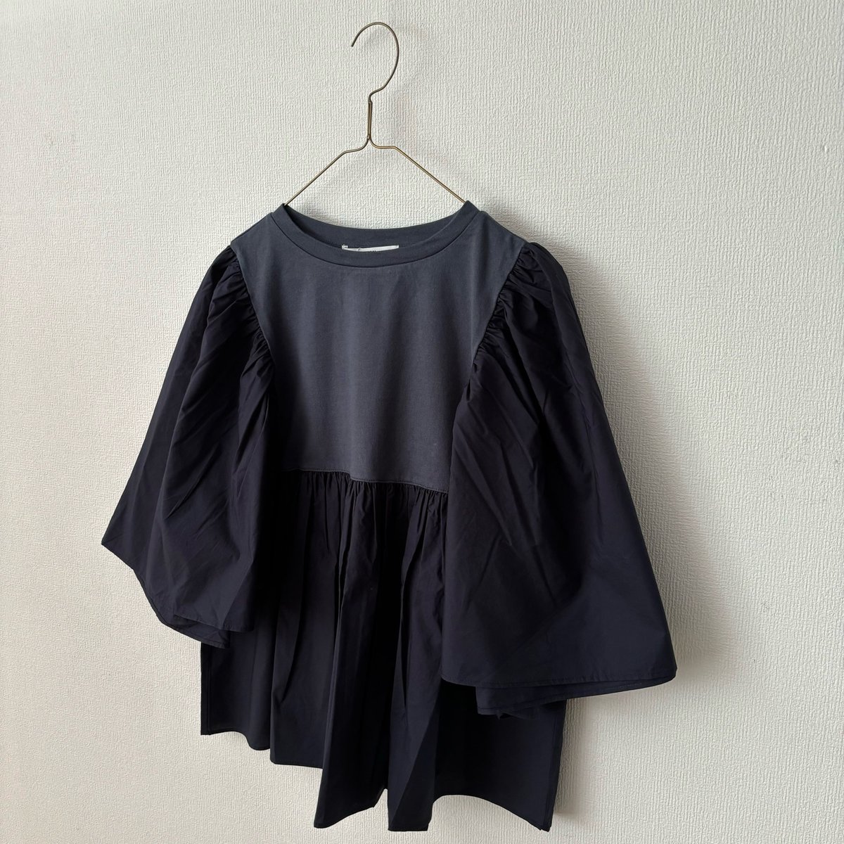 UNIVERSAL SEVEN クラッシック天竺バイカラーギャザーフレアプル