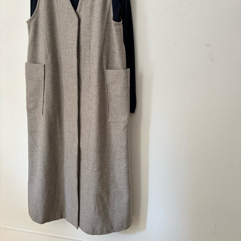 【新品未使用】Hands of creation Vネックジャンパースカート 新品未使用】Hands of creation Vネックジャンパースカート