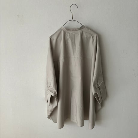 UNIVERSAL TISSU  ナチュラルタイプライターポンチョシャツ