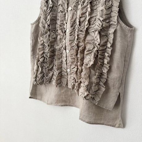 UNIVERSAL TISSU フレンチリネン スリーブレス フリルブラウス ・キナリ