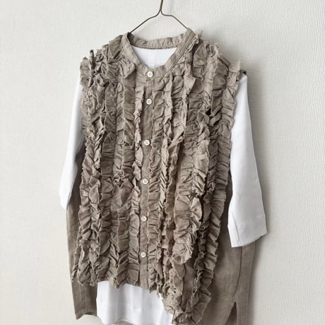 UNIVERSAL TISSU フレンチリネン スリーブレス フリルブラウス ・キナリ