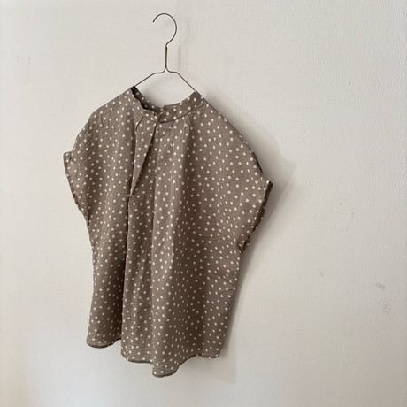 somewear   2way水玉フレンチスリーブブラウス　グレージュ×白