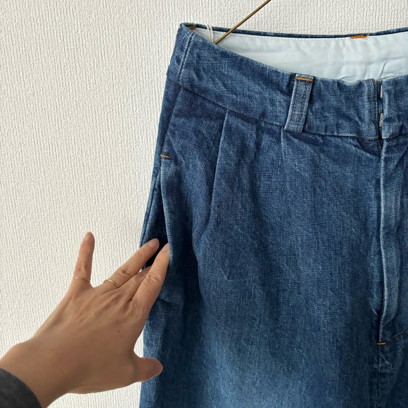 オールドマンズテーラー TUCK DENIM WIDE PANTS (VINTAGE LIK オールドマンズテーラー TUCK DENIM WIDE PANTS (VINTAGE LIK
