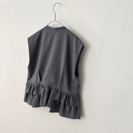 somewearclothing 配色裏つき裾フリルベスト・ピンストライプ×ライトグレー