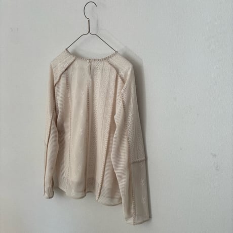 qiri  patchwork lace long sleeve pullover・キナリ