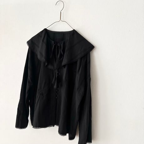 qiri  antique chain embroidery blouse・クロ