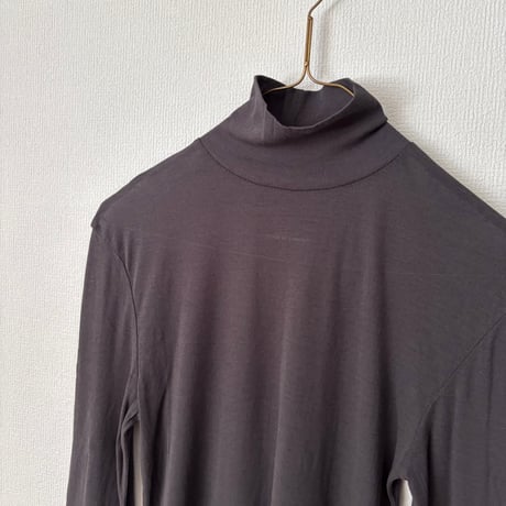 Hands of creation シアーハイツイストフライス ハイネックネックプルオーバー