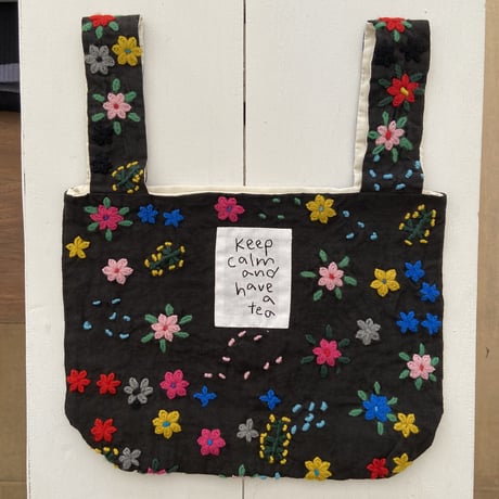 pot and tea 毛糸刺繍bag　黒