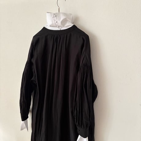 HAU turtleneck "buton"