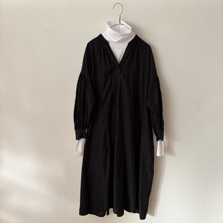 HAU turtleneck "buton"